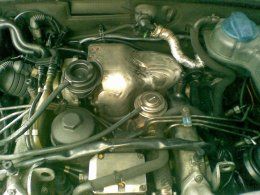 24102011001 Turbo at the back of the engine