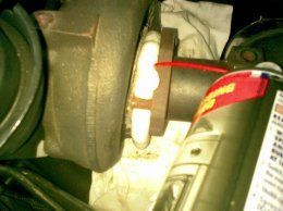 24102011010 Squirt the Mr Muscle into the exhaust turbine housing