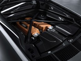 R8 Decenium 1.jpg