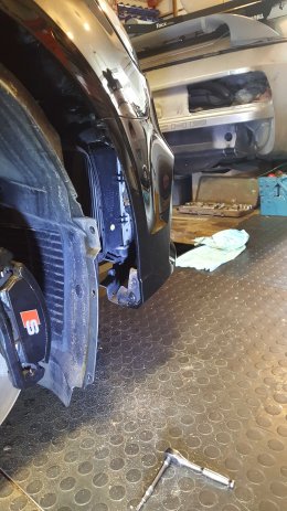 Wheel arch liner dropped os