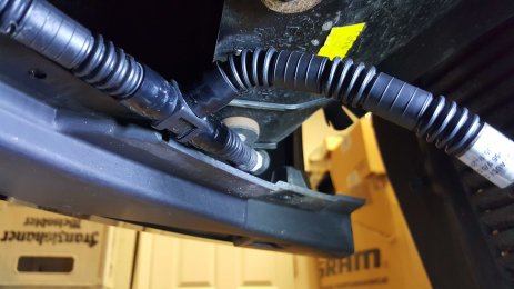 Headlamp washer system pipe 2