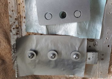 Spray sensors and bolts