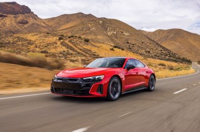 rs-e-tron-gt-tango-red.jpg