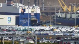 14 09 16 Port Kembla GL at dock 008s
