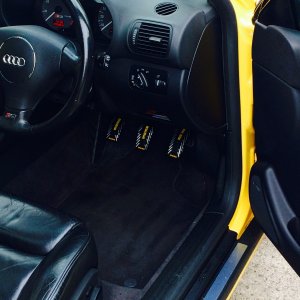Momo pedals