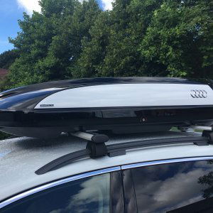 Roof box