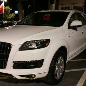 Brand New 2015 Audi Q7.JPG